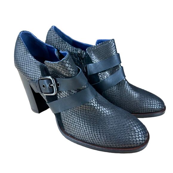 Valentina Rangoni NWOB Scacco Embossed Bootie Black Size 10M Snake Skin Buckle - Picture 1 of 8